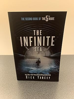 Immagine del venditore per The Infinite Sea [The Second Book of the 5th Wave] [FIRST EDITION, FIRST PRINTING] venduto da Vero Beach Books