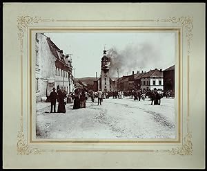 Adorf - Brand der St. Michaeliskirche am 11.07. 1904, Aufnahmen vom Brand mit Schaulustigen und d...