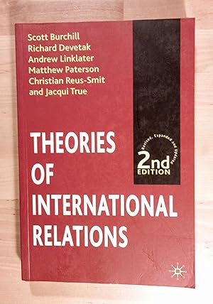 Immagine del venditore per Theories of International Relations venduto da Llibres Bombeta