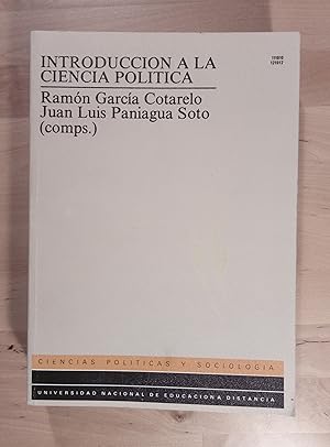 Imagen del vendedor de Introduccin a la ciencia poltica a la venta por Llibres Bombeta