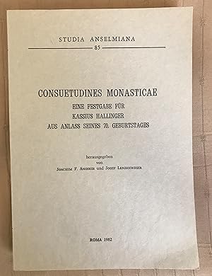 Immagine del venditore per Consuetudines Monasticae. Eine Festgabe fr Kassius Hallinger aus Anlass seines 70. Geburtstages. Studia Anselmiana 85 venduto da Stift Lilienfeld