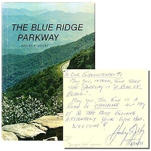 Image du vendeur pour The Blue Ridge Parkway mis en vente par Kenneth Mallory Bookseller ABAA