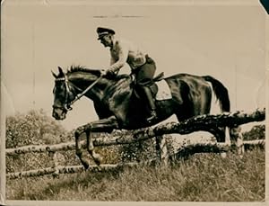 Foto Olympische Spiele 1936, Vielseitigkeitsreiter Freiherr Konrad von Wangenheim auf Kurfürst