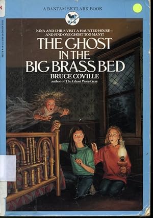 Seller image for The Ghost in the Big Brass Bed for sale by Librairie Le Nord
