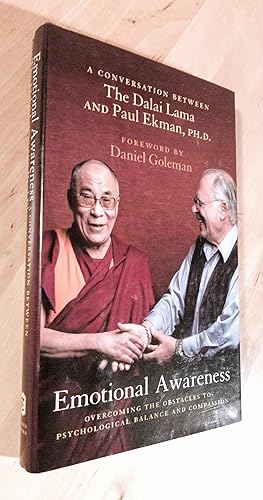 Image du vendeur pour Emotional Awareness. Overcoming the Obstacles to Psychological Balance and Compassion. A Conversation Between The Dalai Lama and Paul Ekman, Ph.D. mis en vente par Llibres Bombeta