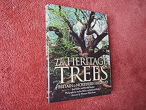 Bild des Verkufers fr THE HERITAGE TREES OF BRITAIN AND NORTHERN IRELAND zum Verkauf von Ron Weld Books