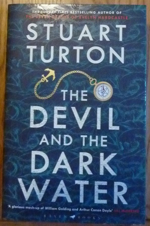 Bild des Verkufers fr The Devil and the Dark Water: The mind-blowing new murder mystery from the Sunday Times bestselling author (Signed) zum Verkauf von Alpha 2 Omega Books BA