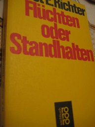 Seller image for Flchten oder Standhalten for sale by Alte Bcherwelt