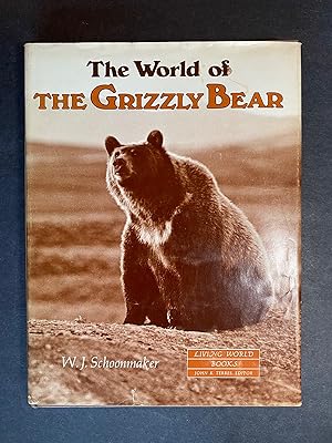 Bild des Verkufers fr The World of The Grizzly Bear zum Verkauf von Dara's Library