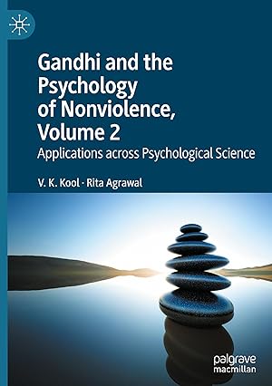 Bild des Verkufers fr Gandhi and the Psychology of Nonviolence, Volume 2 zum Verkauf von moluna