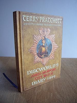 Bild des Verkufers fr Discworld's Ankh-Morpork City Watch Diary1999 zum Verkauf von Soin2Books