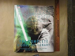 Immagine del venditore per Star Wars: The Complete Visual Dictionary - The Ultimate Guide to Characters and Creatures from the Entire Star Wars Saga venduto da Dean's Books