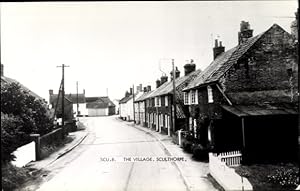 Ansichtskarte / Postkarte Sculthorpe Norfolk England, The Village, Dorfpartie