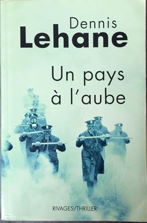 Imagen del vendedor de Un pays  l'aube (Rivages noir) (French Edition) a la venta por Livres Norrois