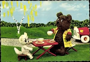 Ansichtskarte / Postkarte Zwei Teddys beim Picknick