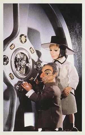 Lady Penelope & Parker By Thunderbirds Hatch Door TV Show Postcard