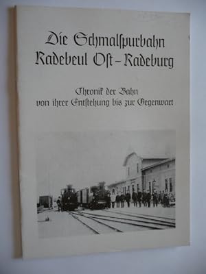 Bild des Verkufers fr Die Schmalspurbahn Radebeul Ost - Radeburg, Chronik der Bahn von ihrer Entstehung bis zur Gegenwart. Mit 56 Abbildungen. Hsg.: Deutscher Modelleisenbahn-Verband der DdR zum Verkauf von Uli Eichhorn  - antiquar. Buchhandel