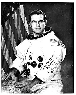 SIGNED PHOTOGRAPH OF ASTRONAUT KARL HENIZE