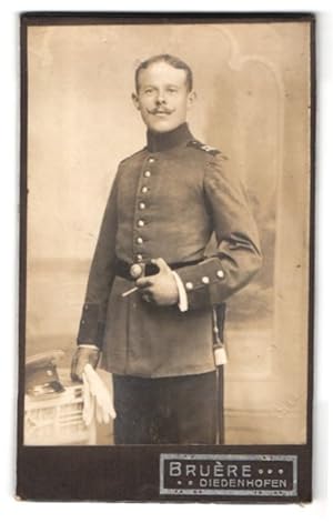 Photo Bruere, Diedenhofen, la place du Marché 23, Portrait de Soldat en uniforme Inftr. Regt. 135...
