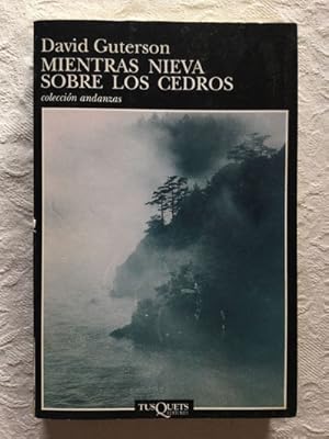 Imagen del vendedor de Mientras nieva sobre los cedros a la venta por Libros Ambig