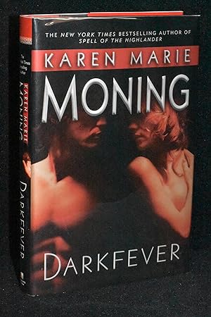 Imagen del vendedor de Darkfever (Fever Series, Book 1) a la venta por Books by White/Walnut Valley Books