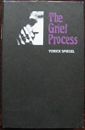 Imagen del vendedor de The grief process by Yorick Spiegel. 1978 a la venta por Vintagestan Books