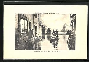 Carte postale Verdun-sur-le-Doubs, Inondations 1910, Grande Rue, inondation