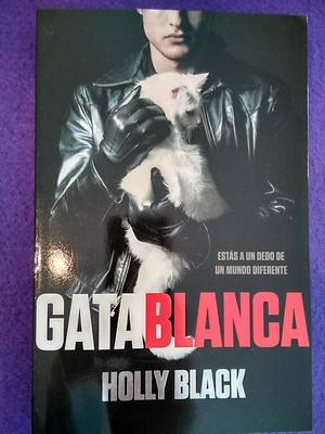 Gata blanca