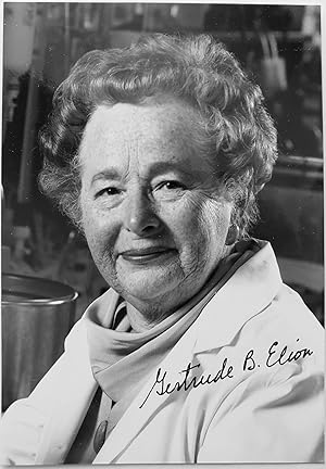 Signed Photo of Gertrude B. Elion, 1988 Nobel Prize Winner with Major Contributions to HIV/AIDS T...