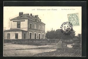 Ansichtskarte Vileneuve-sur-Yonne, La Place de la Gare