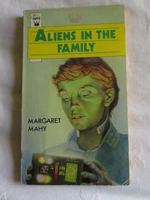 Imagen del vendedor de Aliens in the Family a la venta por MacKellar Art &  Books