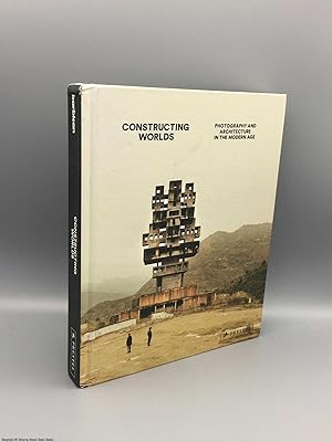 Immagine del venditore per Constructing worlds: photography and architecture in the modern age venduto da 84 Charing Cross Road Books, IOBA