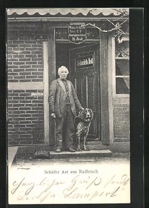 Immagine del venditore per Ansichtskarte Radbruch, Heiler Schfer Ast mit Hund vor seinem Geschft venduto da Bartko-Reher