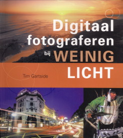 Bild des Verkufers fr Digitaal fotograferen bij weinig licht zum Verkauf von Antiquariaat Parnassos vof