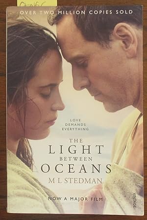 Bild des Verkufers fr Light Between Oceans, The zum Verkauf von Reading Habit