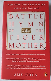 Imagen del vendedor de Battle Hymn of the Tiger Mother a la venta por Librera Ofisierra