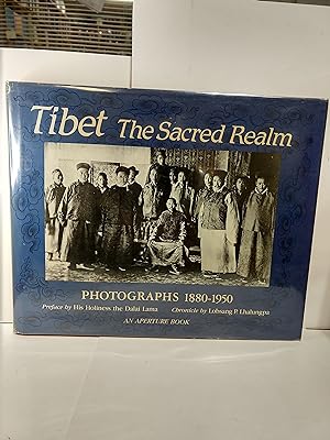 Bild des Verkufers fr Tibet, the Sacred Realm: Photographs, 1860-1950 zum Verkauf von Fleur Fine Books