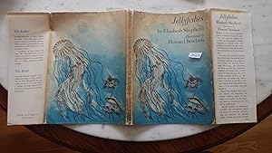 Bild des Verkufers fr Jellyfishes by Elizabeth Shepherd in Dustjacket., jelly fish AKA SEA JELLIES, MEDUSAE ,Fascinating details about all manner of jellyfishes. HOW TO AVOID STINGS, ONLY ANIMAL THATCAN REPRODUCE ITSELF BACK INTO 1 CELL AT DEATH & GROW AGAIN OVER & OVER, zum Verkauf von Bluff Park Rare Books