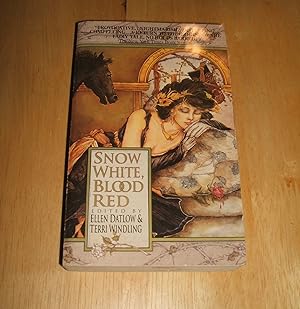 Seller image for Snow White, Blood Red // The Photos in this listing are of the book that is offered for sale for sale by biblioboy