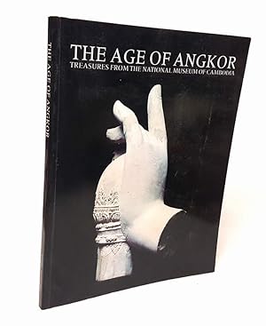 Seller image for The Age of Angkor. Treasures from the National Museum of Cambodia. Introduction by Pich Keo. Photographs by John Gollings. for sale by Antiquariat Dennis R. Plummer