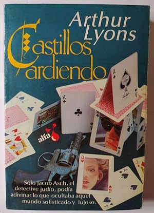 Seller image for Castillos ardiendo. for sale by La Leona LibreRa