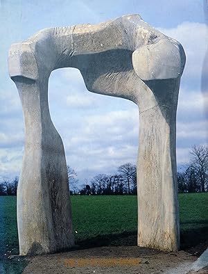 The Art of Henry Moore. Sculptures Drawings and Graphics 1921 to 1984