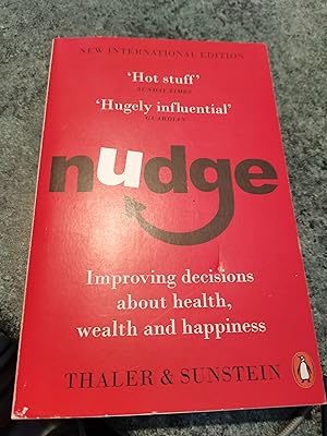 Immagine del venditore per Nudge: Improving Decisions About Health, Wealth and Happiness venduto da SGOIS