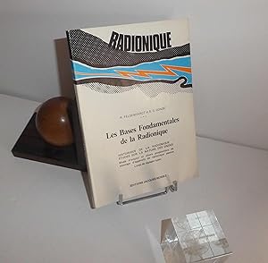 Bild des Verkufers fr Les bases fondamentales de la radionique par gnrateurs. Historique de la radionique. tudes sur la nature des ondes. Mode d'emploi et diverses propositions de montage d'appareils de radionique passive. Liste de rglages-types. Radionique - dition Jacques Bersez. 1983. zum Verkauf von Mesnard - Comptoir du Livre Ancien