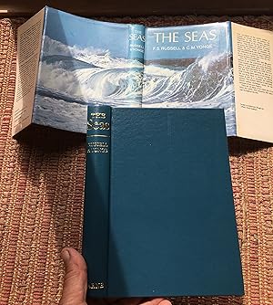 Bild des Verkufers fr THE SEAS: An Introduction to the Study of Life in the Sea. zum Verkauf von Come See Books Livres