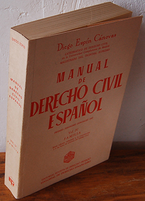 Bild des Verkufers fr MANUAL DE DERECHO CIVIL ESPAOL. Vol. IV. Familia zum Verkauf von EL RINCN ESCRITO
