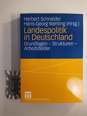 Image du vendeur pour Landespolitik in Deutschland. Grundlagen - Strukturen - Arbeitsfelder. mis en vente par Druckwaren Antiquariat