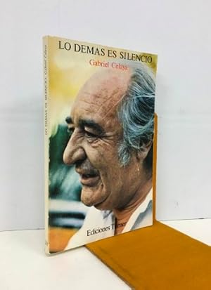 Lo demás es silencio. Firmado y dedicado por el autor.