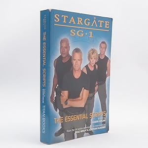 STARGATE SG-1 THE ESSENTIAL SCRIPTS Sekundärbuch mit den wichtigsten Drehbüchern 