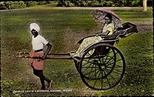 Bild des Verkufers fr Ansichtskarte / Postkarte Colombo Ceylon Sri Lanka, Sinhalese Lady in a Rickshaw zum Verkauf von akpool GmbH